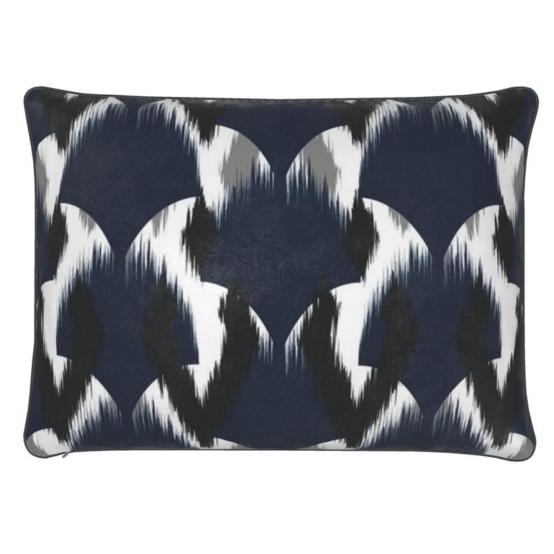 Issey Velvet Cushion-White/Dark Blue